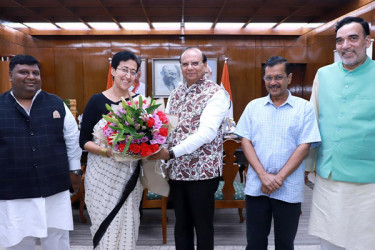 কেজরিওয়ালের পদত্যাগ, সরকার গড়তে উপরাজ্যপালের কাছে অতিশী