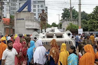 আশুলিয়ায় প্রাণ ফিরেছে পোশাক কারখানায়