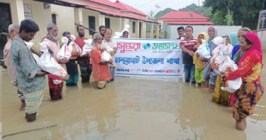 হালুয়াঘাটে বন্যার্তদের মাঝে বসুন্ধরা শুভসংঘের খাদ্য সামগ্রী বিতরণ