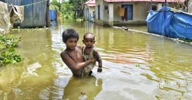 'এক বেলা খেলে আরেক বেলা উপোস থাকতে হয়'