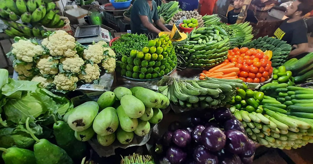 রাজধানীতে ৬৫০ টাকায় মিলবে ১০ নিত্যপণ্য