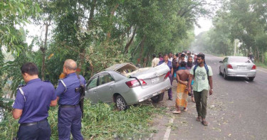 গোপালগঞ্জে প্রাইভেটকার ও ইঞ্জিনচালিত ভ্যানগাড়ির সংঘর্ষে নিহত ১