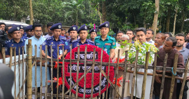 শহীদ আবু সাঈদের কবর জিয়ারত করলেন আইজিপি ময়নুল ইসলাম