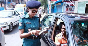 আটকে আছে ৬ লাখ ড্রাইভিং লাইসেন্স, বেড়েছে ভোগান্তি