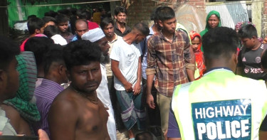 বেপরোয়া যাত্রীবাহী বাস কেড়ে নিলো বৃদ্ধর প্রাণ