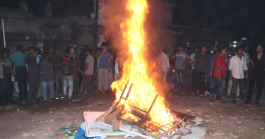 খুলনায় জাতীয় পার্টির কার্যালয়ে ভাঙচুর ও অগ্নিসংযোগ