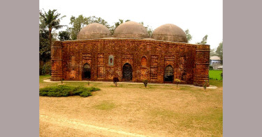 মোঘল স্থাপত্যের অনন্য নিদর্শন প্রাচীন খেরুয়া মসজিদ