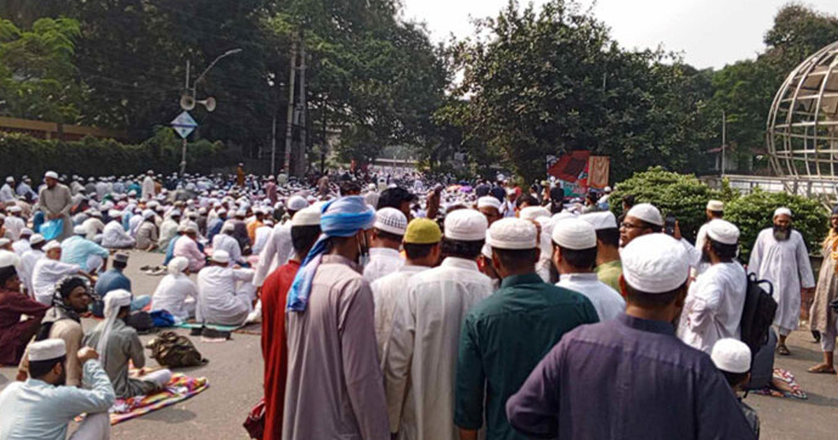 ঢাকায় মহাসম্মেলনের ডাক সাদপন্থীদের