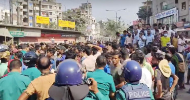 অটোরিকশা বন্ধে ট্রাফিক পুলিশের অভিযানে হামলা