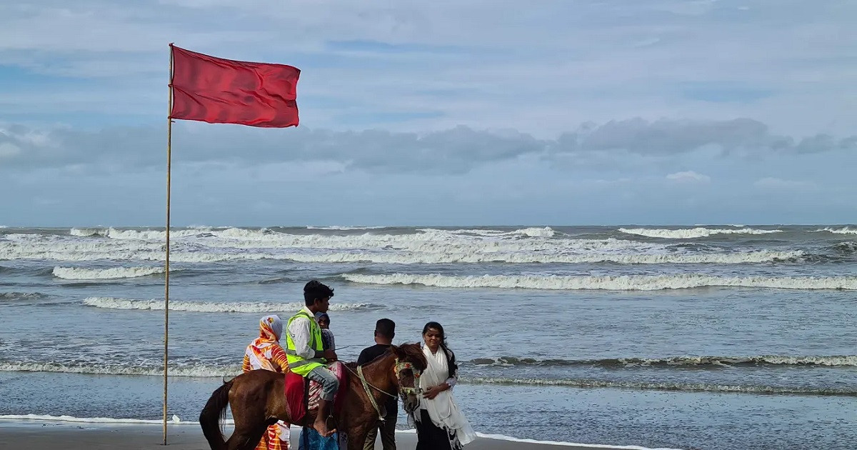 চার সমুদ্রবন্দরে ১ নম্বর দূরবর্তী সতর্কতা সংকেত