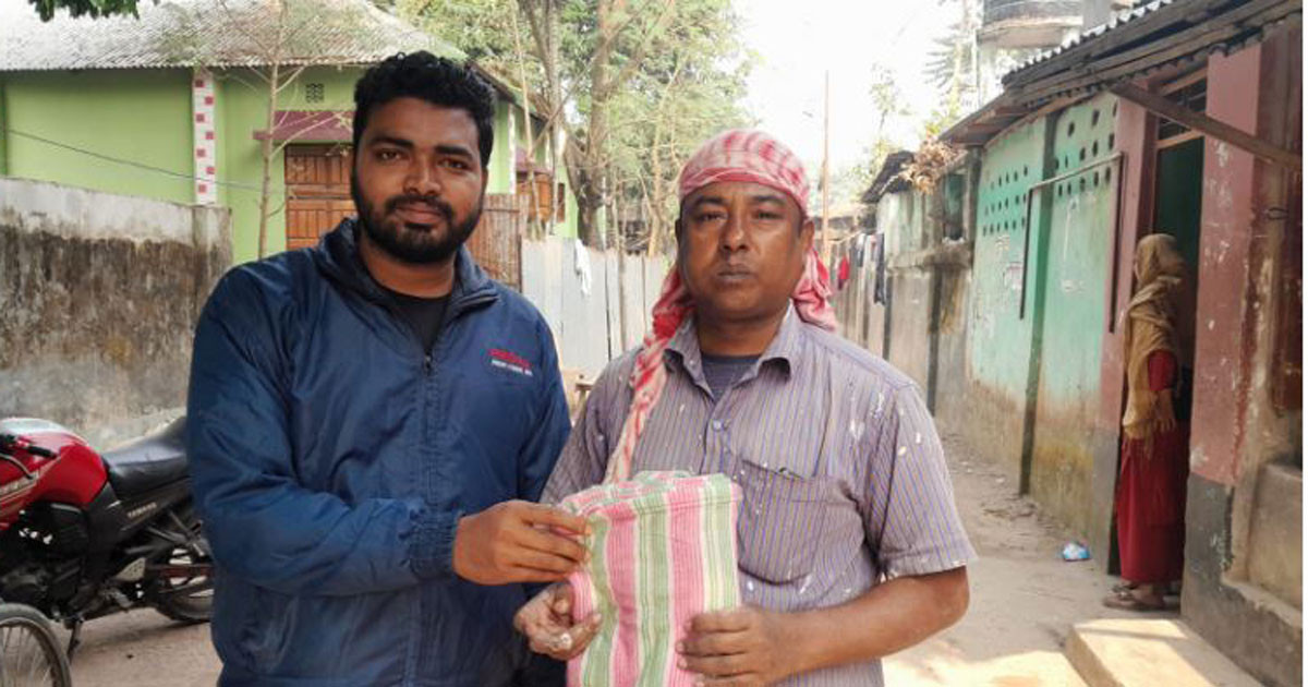 দেবীগঞ্জে বসুন্ধরা শুভসংঘের কম্বল বিতরণ