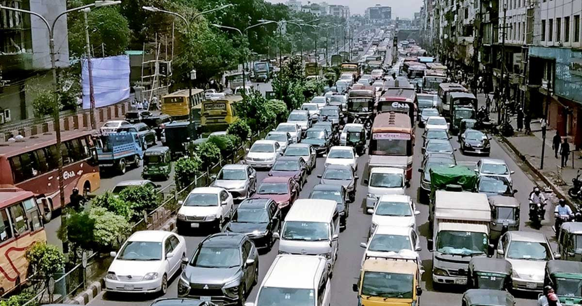 রাজধানীর যানজট নিয়ন্ত্রণে নামছেন বিভিন্ন বাহিনীর অবসরপ্রাপ্তরা