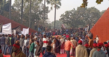 সূর্য সন্তানদের শ্রদ্ধাভরে স্মরণ করছে গোটা জাতি