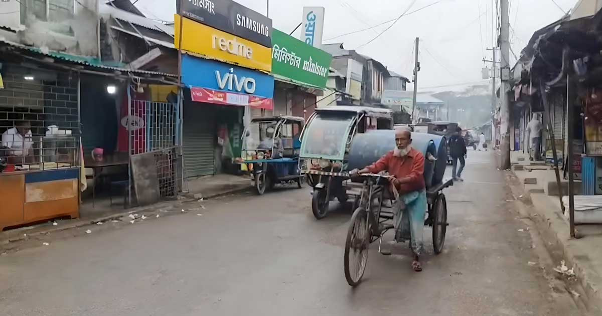 সকাল থেকে গুঁড়ি গুঁড়ি বৃষ্টি, শীতের তীব্রতা উপকূলে