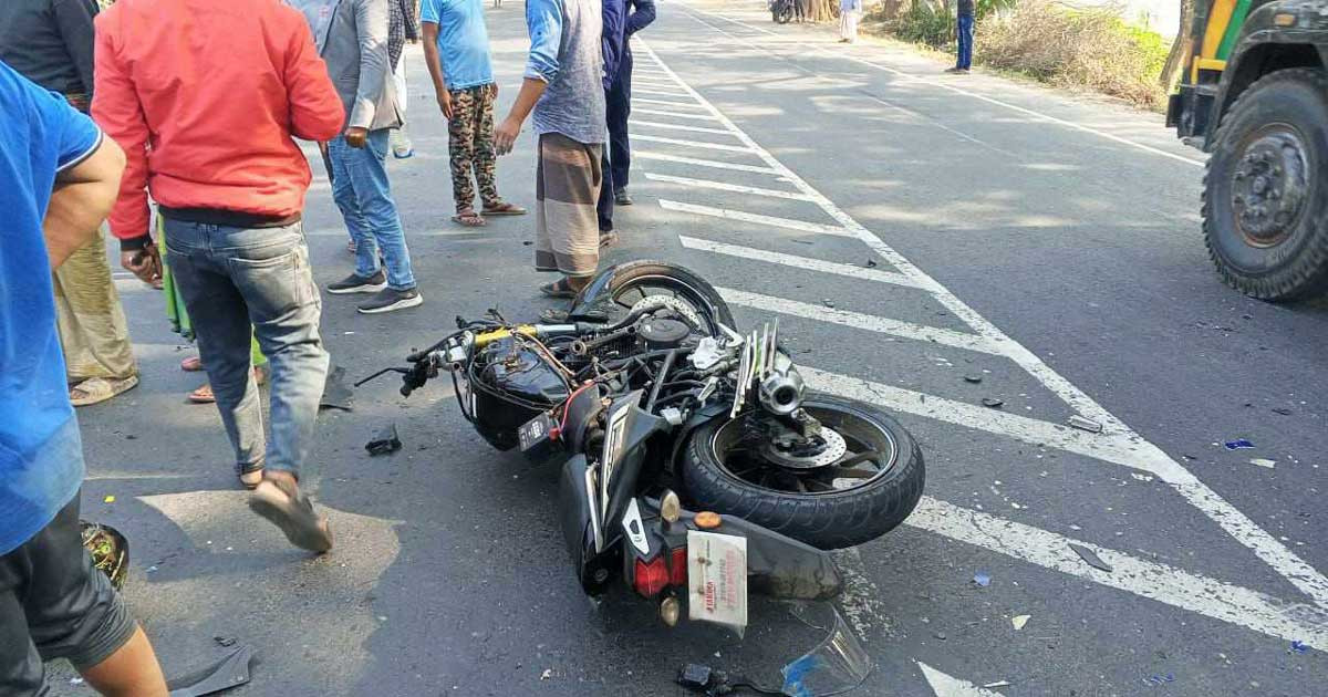 রাজশাহীতে সড়ক দুর্ঘটনায় স্বামী-স্ত্রীসহ নিহত ৩