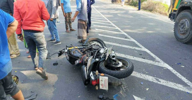 রাজশাহীতে সড়ক দুর্ঘটনায় স্বামী-স্ত্রীসহ নিহত ৩