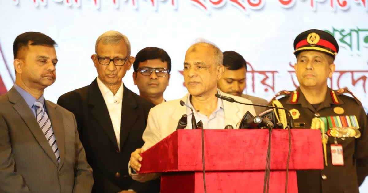 সীমান্তের প্রতিটি ইঞ্চি রক্ষা ও চোরাচালান বন্ধ করতে বিজিবি সদস্যদের হতে হবে দৃঢ় ও নির্ভীক:  স্বরাষ্ট্র উপদেষ্টা