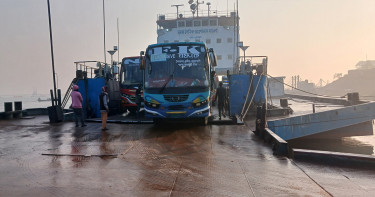 ৭ ঘন্টা পর দৌলতদিয়া-পাটুরিয়া রুটে ফেরি চলাচল স্বাভাবিক