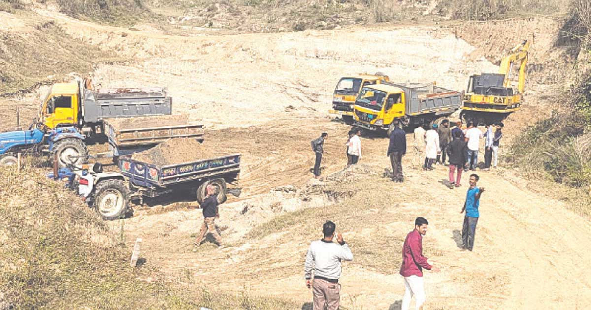 কেরানীগঞ্জের 'মাটিখেকো' সিন্ডিকেট