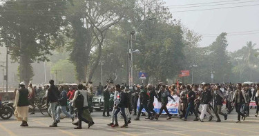 মার্চ ফর ইউনিটি: শহীদ মিনারে জড়ো হচ্ছেন শিক্ষার্থীরা