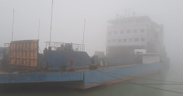 ঘন কুয়াশায় দৌলতদিয়া-পাটুরিয়া নৌরুটে ফেরি চলাচল বন্ধ