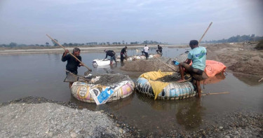 হিমালয়ের বরফ গলা পানিতে জীবিকা তাদের