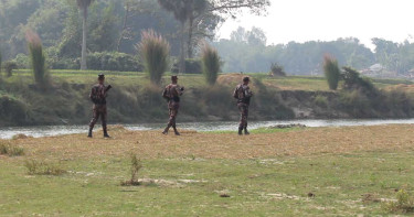 ফের এক বাংলাদেশিকে ধরে নিয়ে গেল বিএসএফ