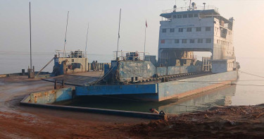 দৌলতদিয়া-পাটুরিয়া নৌরুটে ফেরি চলাচল বন্ধ