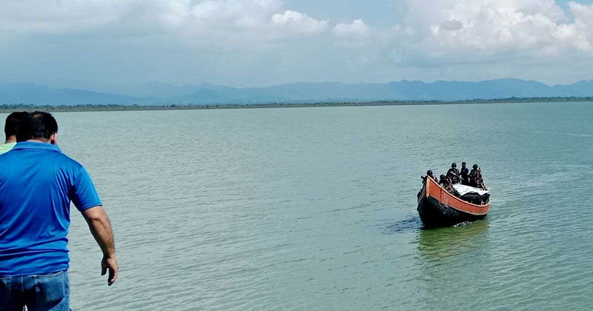 ৪০ কোটি টাকার পণ্যবাহী চার বাংলাদেশি জাহাজ আটকে রেখেছে আরাকান আর্মি