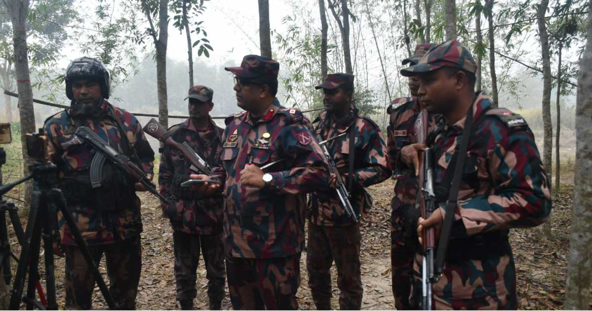 পাঁচবিবি সীমান্তের খুঁটি ও কাঁটাতার সরিয়ে নেয়নি বিএসএফ