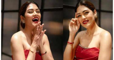 ফের মুচকি হাসিতেই ভক্তদের মনে ঝড় তুললেন পিয়া জান্নাতুল