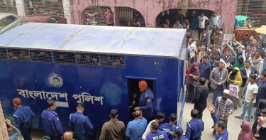 আদালত প্রাঙ্গণে ‘জয় বাংলা’ স্লোগান, যুবককে গণপিটুনি