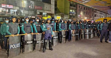মহাখালীতে সতর্ক অবস্থানে পুলিশ, জলকামান মোতায়েন