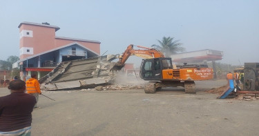 নওগাঁয় পেট্রোল পাম্প বন্ধ করায় ভোগান্তিতে যানবাহন চালকরা