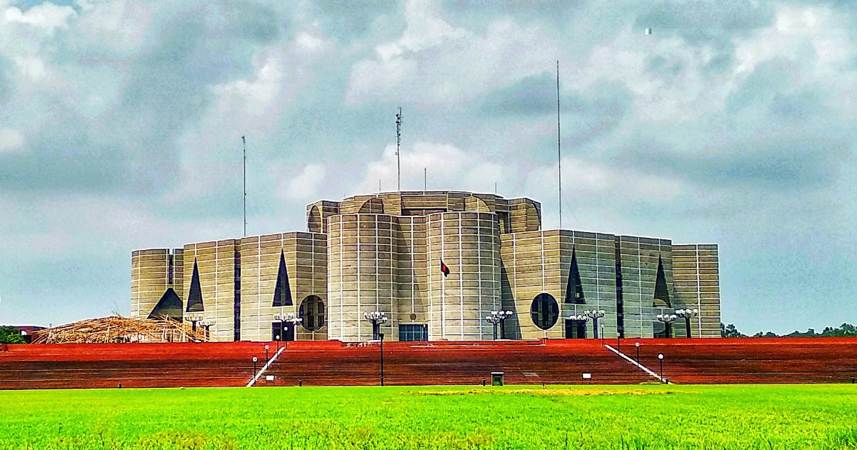 দ্রুত নির্বাচন আয়োজনের পথে সরকার