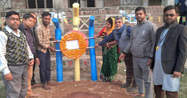 ২১ বছর ধরে কলাগাছের শহীদ মিনারে শ্রদ্ধা