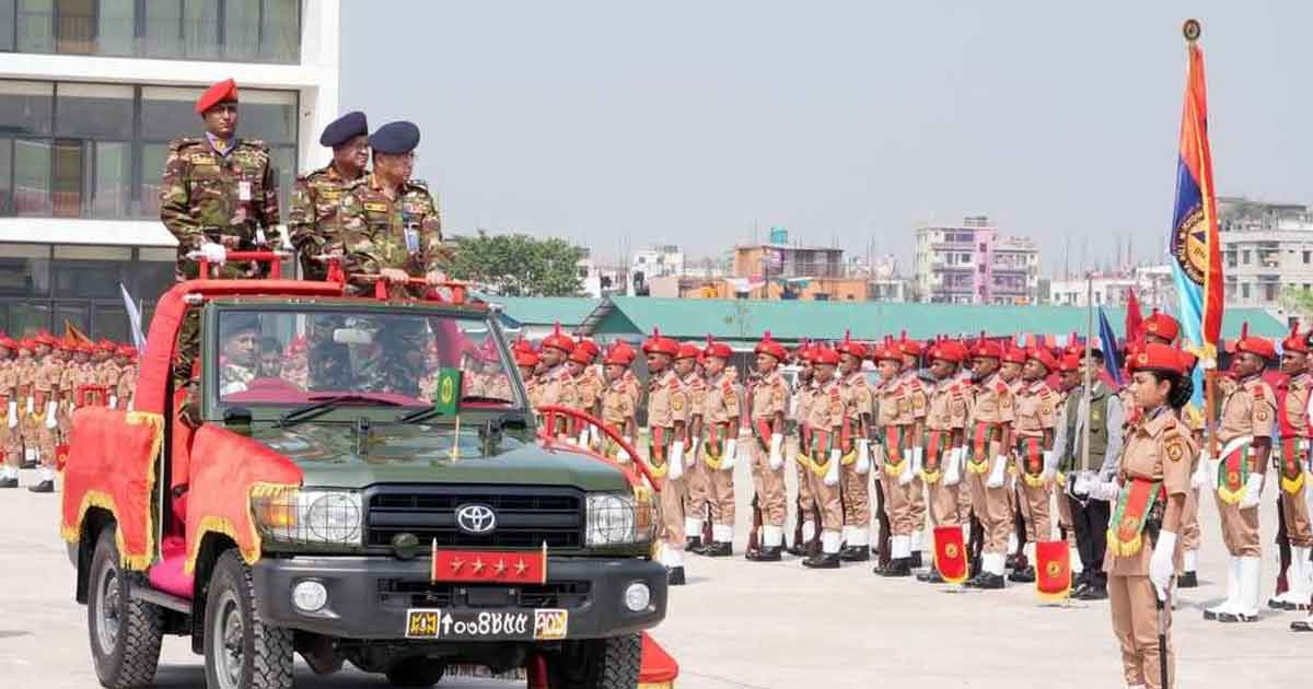 বিএনসিসির কেন্দ্রীয় ক্যাম্পিংয়ের সমাপনী কুচকাওয়াজে সেনাপ্রধান