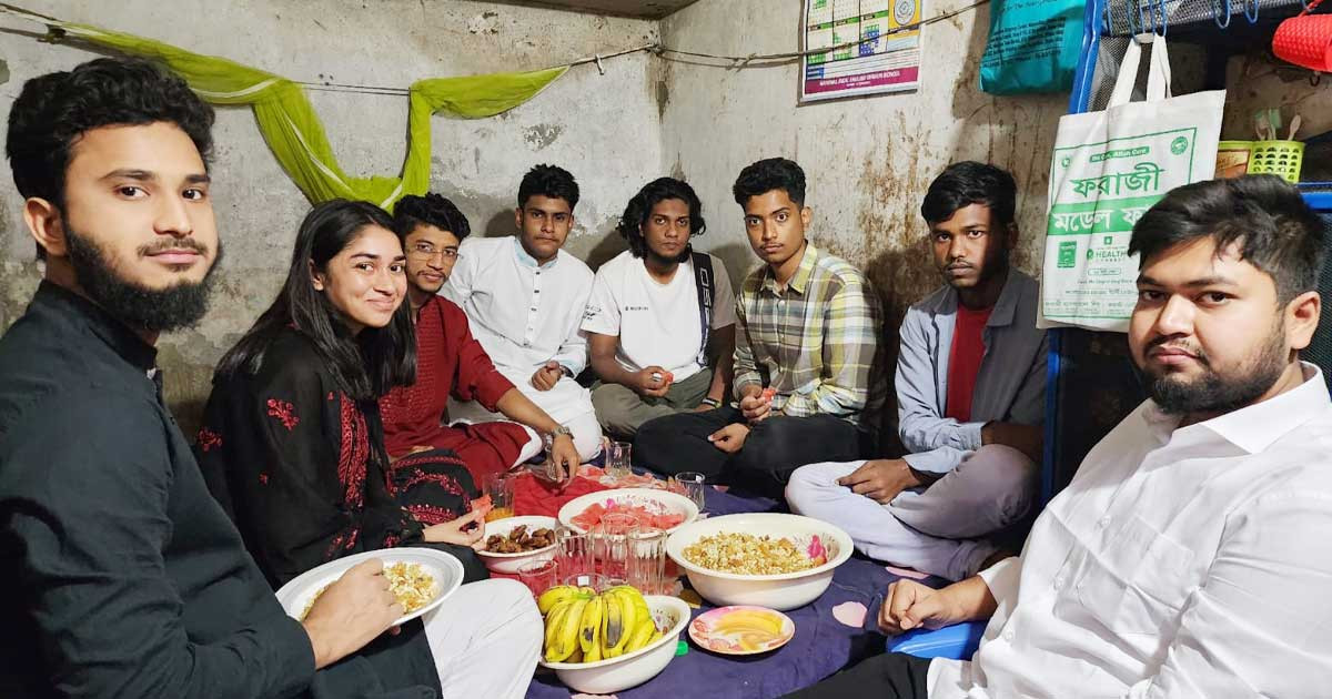 জুলাই আন্দোলনে আহত আমির হোসেনের সঙ্গে এনসিপির ইফতার