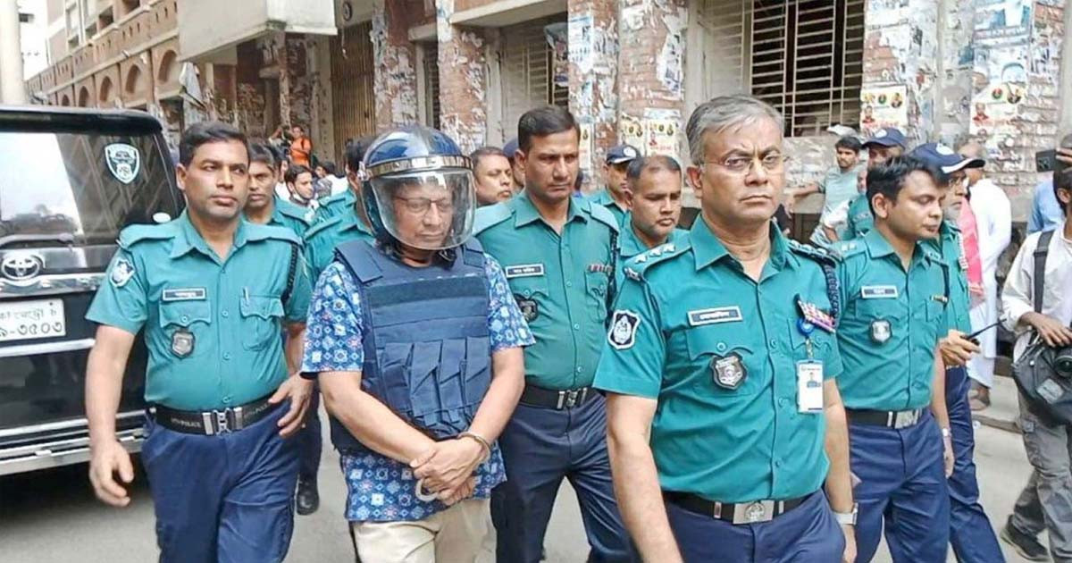 বেশি কথা বলায় একদিনের রিমান্ড বাড়ছে: আইজিপি মামুন
