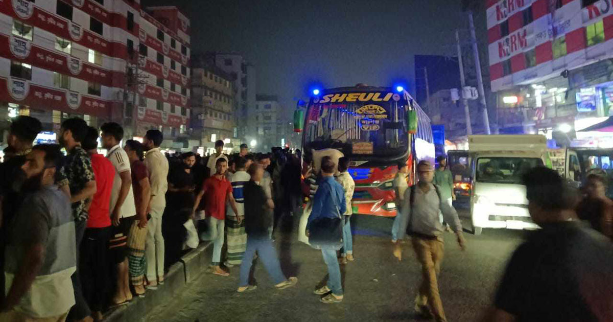 গাজীপুরে পথচারী নিহতের গুজবে মহাসড়ক অবরোধ