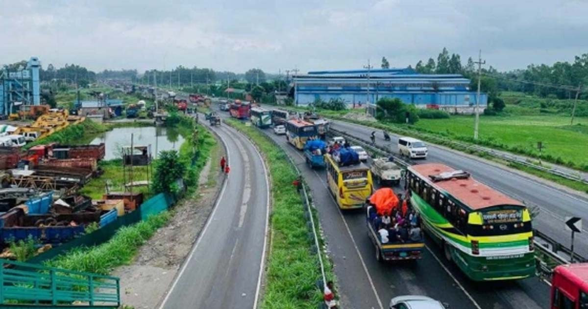 ঈদ যাত্রায় অতিরিক্ত ভাড়া নিলেই কঠোর ব্যবস্থা নেওয়ার হুঁশিয়ারি