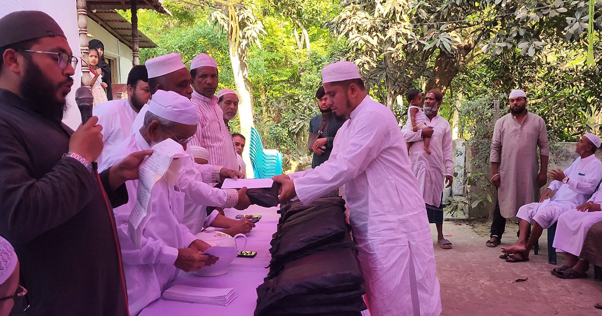 ভাগ্য নির্ধারণের মাধ্যমে ওমরার সুযোগ পেলেন দুই ইমাম