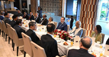 থাই বিশিষ্টজনদের সঙ্গে নাস্তার মাঝে বৈঠক সারলেন প্রধান উপদেষ্টা