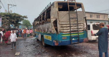 যশোরে বাসের ধাক্কায় এক পরিবারের ৪ জন হতাহত