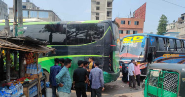 ঢাকায় ফিরছেন অনেকে, এখনও বাড়ি যাচ্ছেন কেউ কেউ