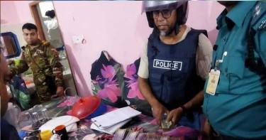 খুলনায় গ্রেনেড বাবুর বাড়িতে অভিযান, অস্ত্র উদ্ধার আটক ৩