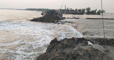 ৪ দিন পর খোলপেটুয়া নদীর বাঁধ মেরামত, স্বস্তির নিঃশ্বাস
