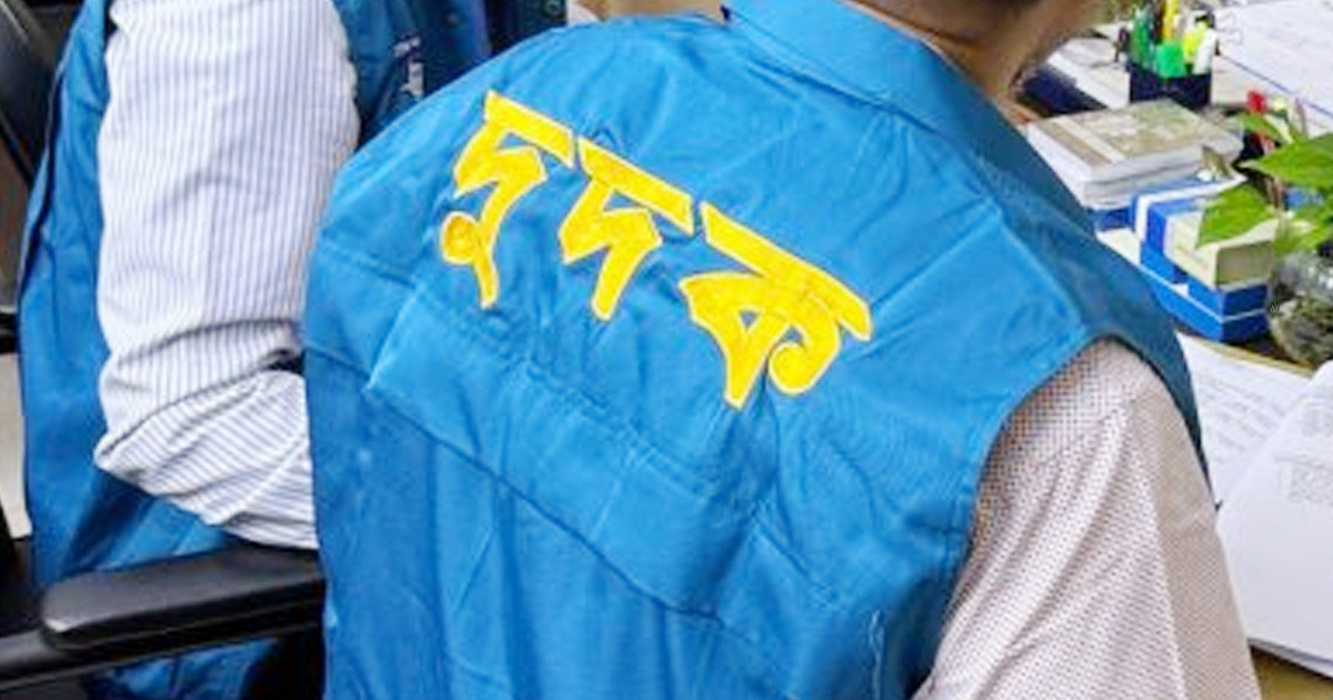 প্রধান কার্যালয়সহ এলজিইডির ৩৬ কার্যালয়ে একযোগে চলছে অভিযান
