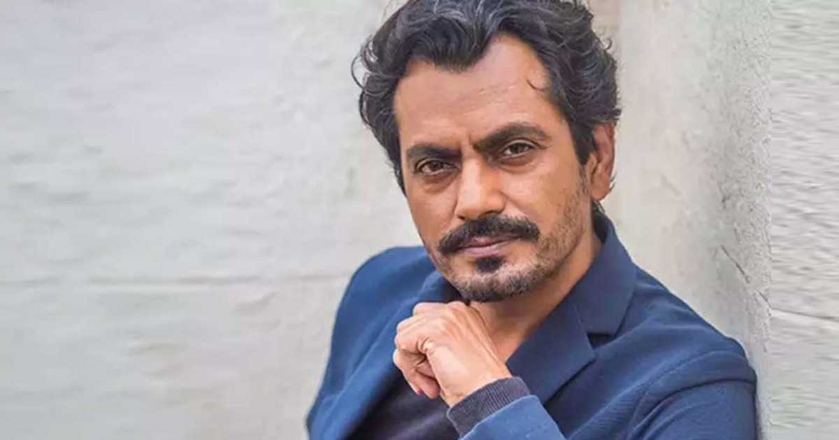 জীবন ঝুঁকি নিয়ে কুমির ভর্তি লেকে ঝাঁপ অভিনেতার, অতঃপর...