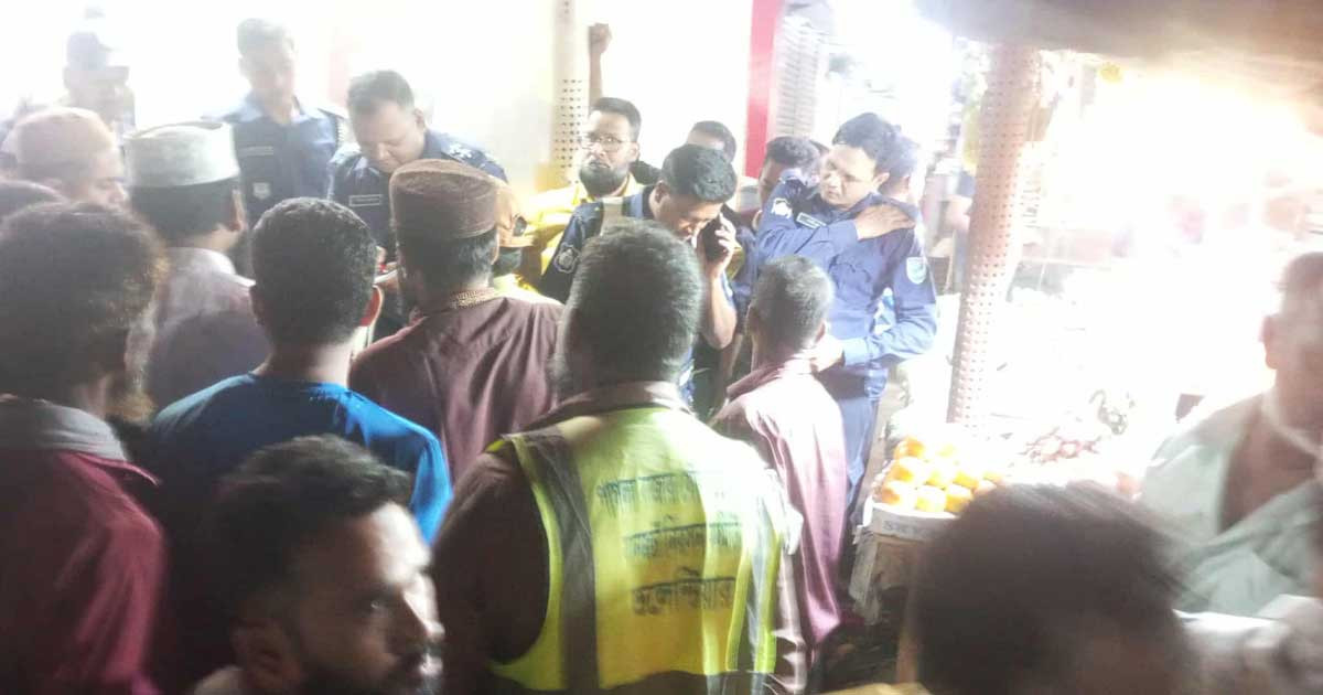 নারায়ণগঞ্জে দুর্বৃত্তের গুলিতে ব্যবসায়ী গুলিবিদ্ধ, ঢামেকে ভর্তি